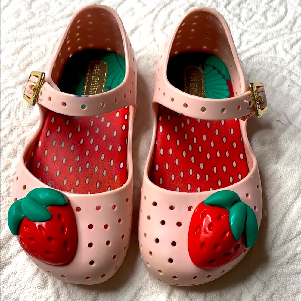 Size 7 Mini Melissa strawberry